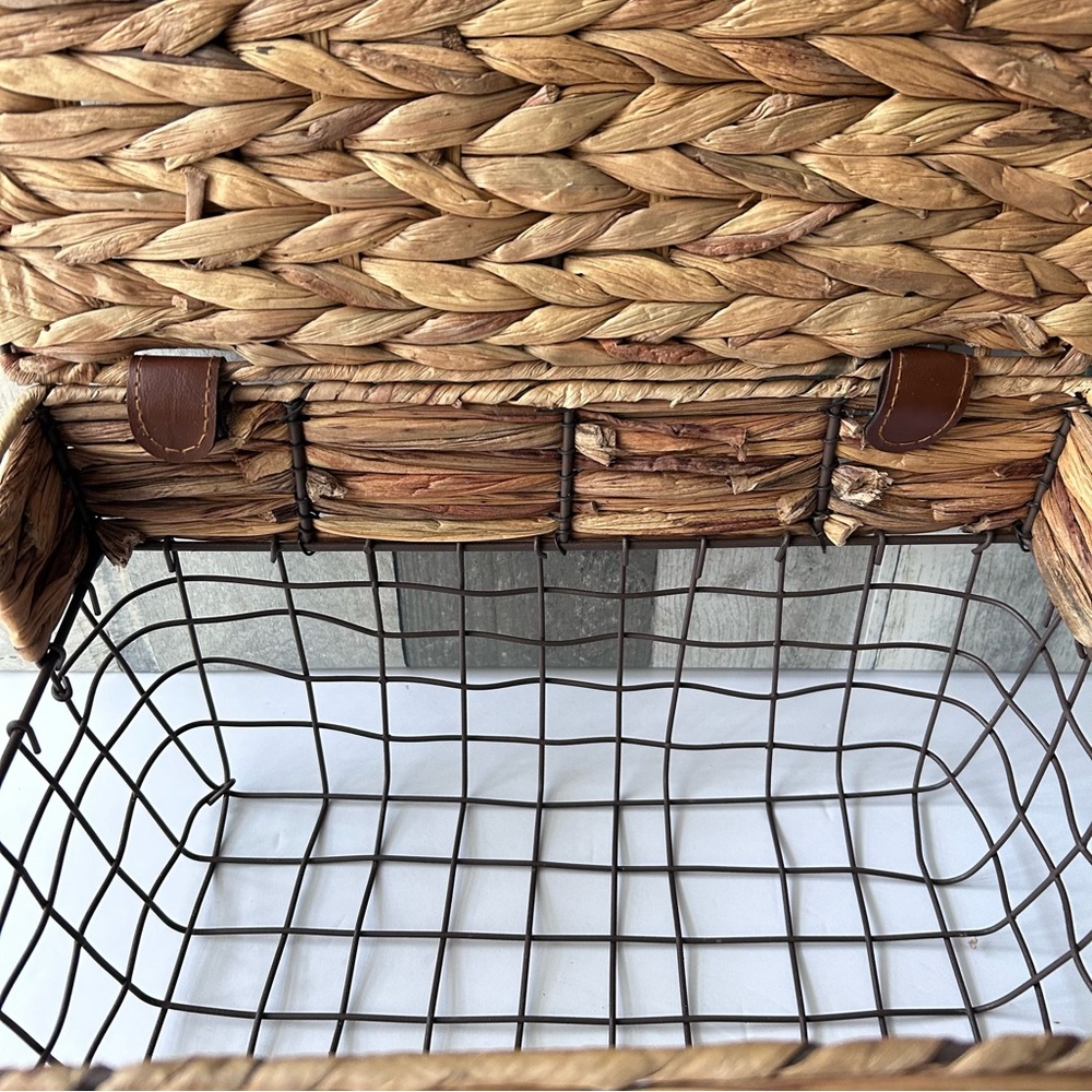 ๐ดFarmhouse Metal Wire Storage Basket with Removable Woven Wicker Top - Picture 9 of 14